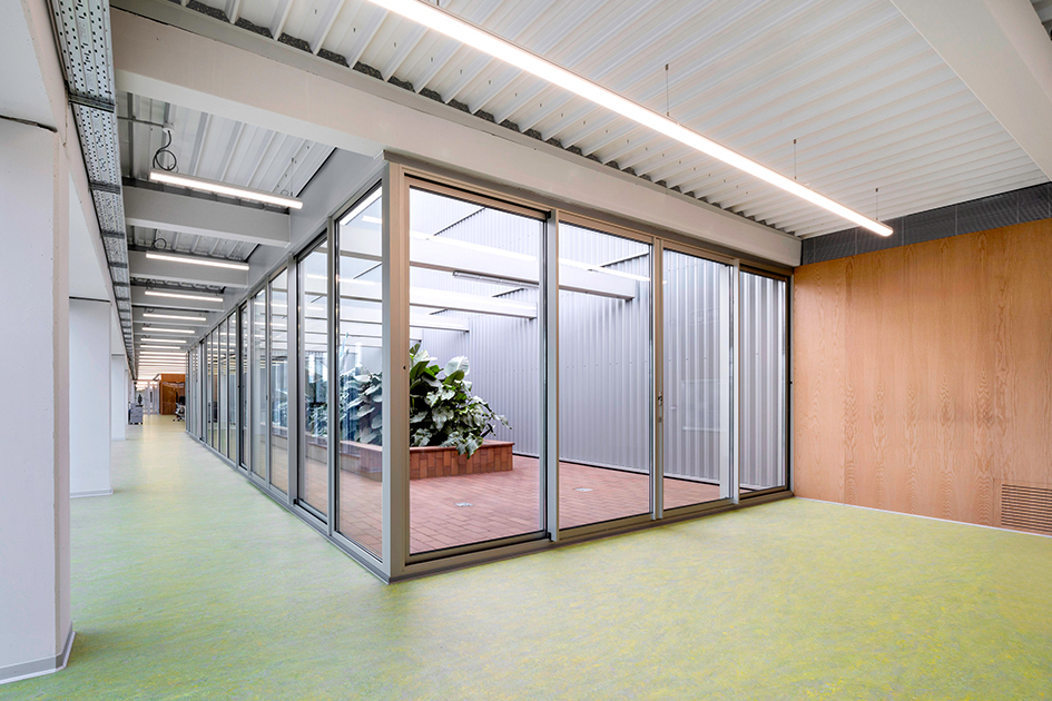 Nave logística oficinas Nederval Ribarroja Orts-Trullenque arquitectos